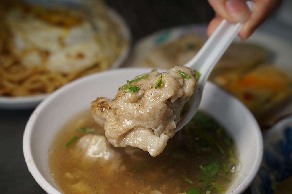 【桃園蘆竹富國路早餐推薦】超人氣鐵皮屋中式早點 美味炒麵+肉羹湯 我家早點