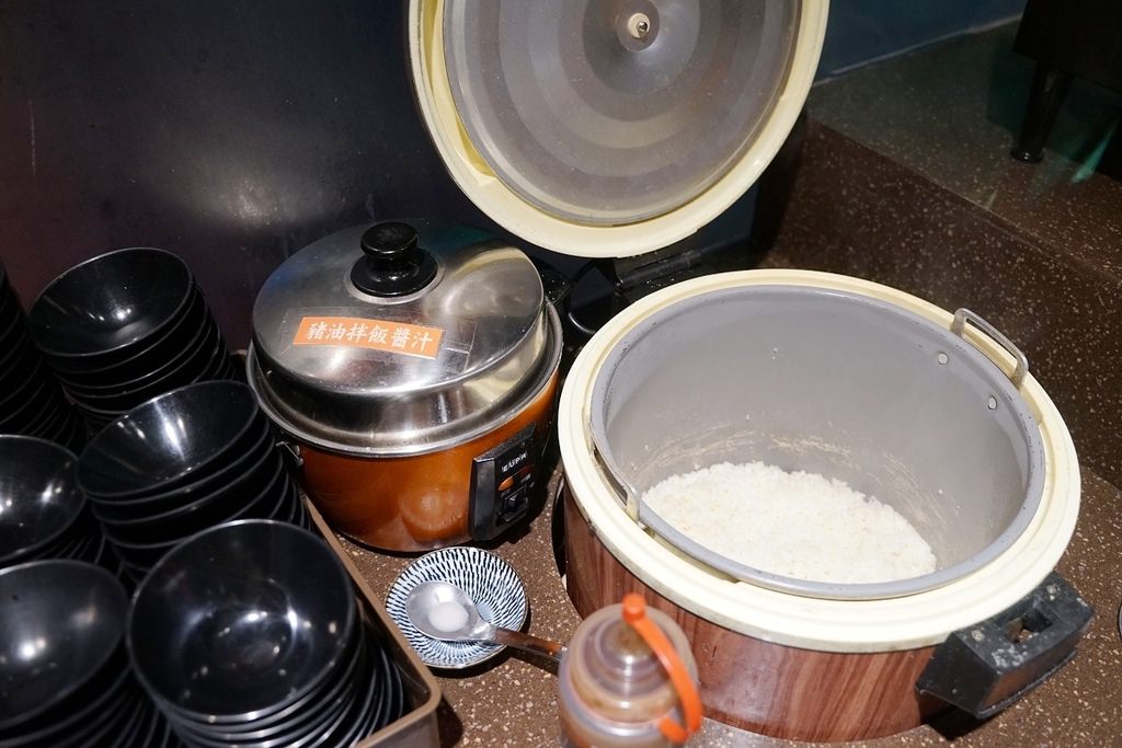 【基隆石頭火鍋推薦】崁仔頂現流海鮮每日新鮮直送 基隆特色食材大集合 厚鍋平價自助石頭火鍋城