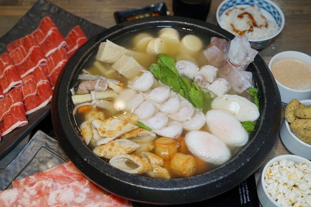 【基隆石頭火鍋推薦】崁仔頂現流海鮮每日新鮮直送 基隆特色食材大集合 厚鍋平價自助石頭火鍋城