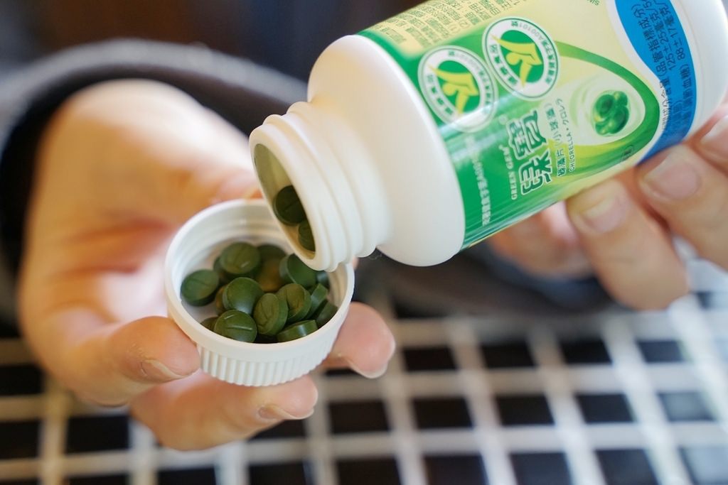 【健康食品推薦】全世界第一家綠藻(Chlorella)專業製造商 綠寶綠藻片雙認證健康食品 綠寶葉黃素8大保健元素