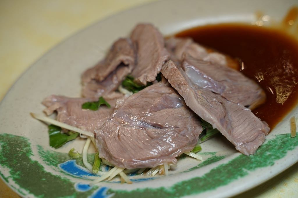 【三重小吃美食推薦】三重五大滷肉飯之一 Google評論高達3500則 店小二魯肉飯