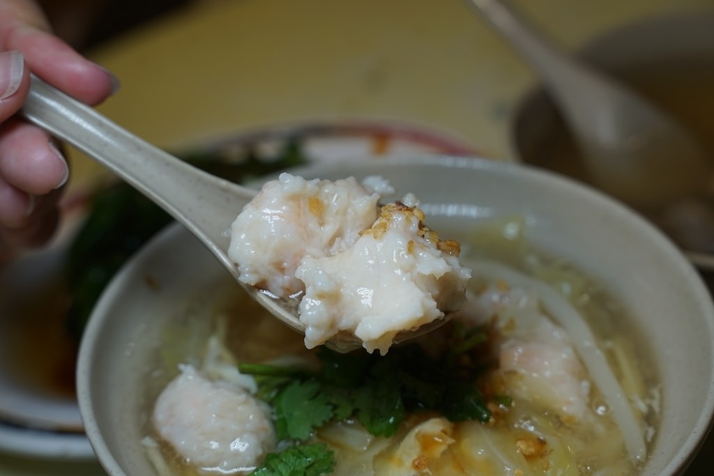 【三重小吃美食推薦】三重五大滷肉飯之一 Google評論高達3500則 店小二魯肉飯