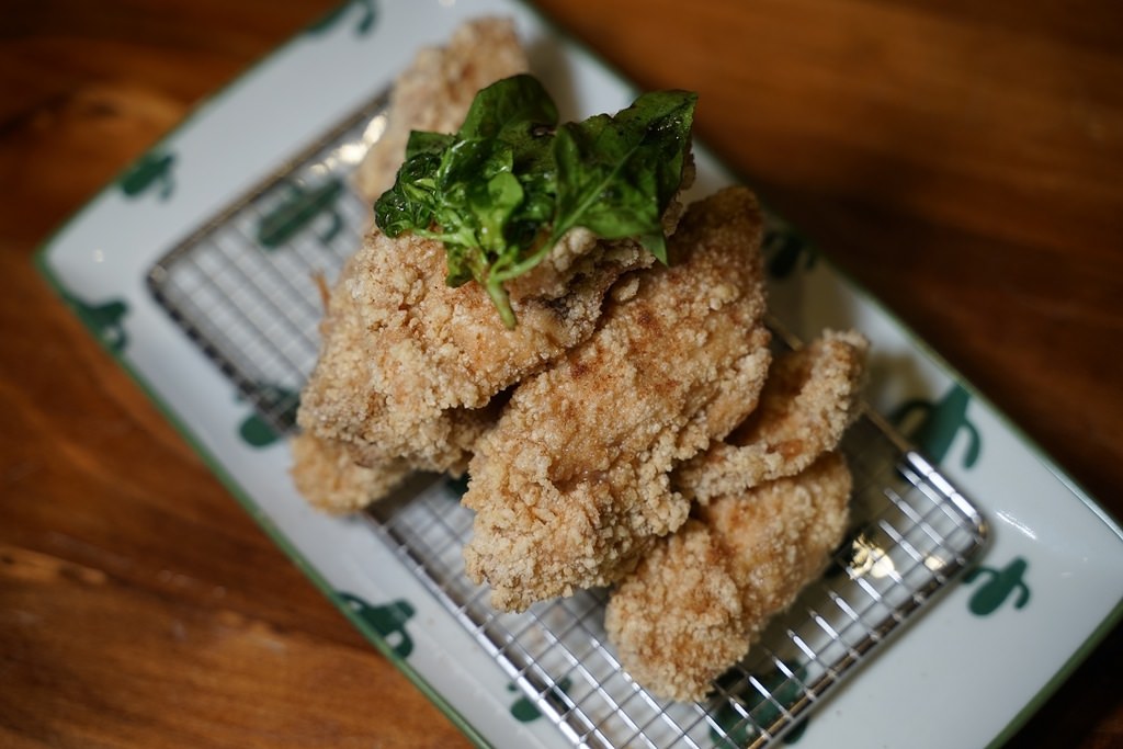 【桃園大有商圈美食推薦】天然食材熬煮咖哩飯 嫩肩炭火現切牛排 芳味坊玩味廚房