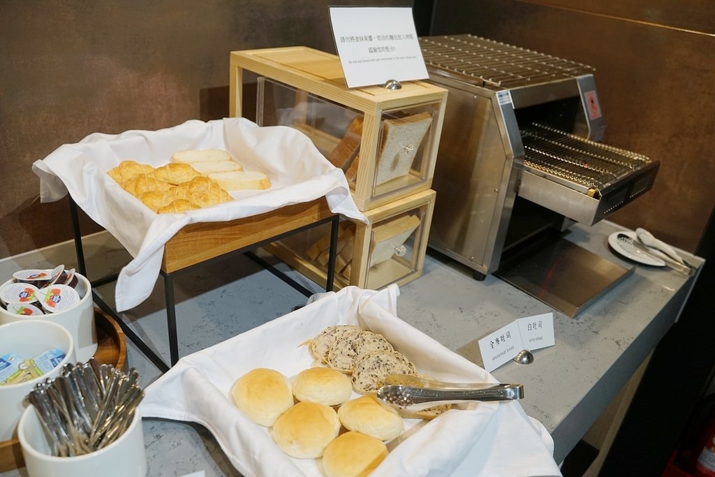 【桃園青埔飯店推薦】機場過境最美商務旅店 絕美落地窗泡湯美景 青埔商旅 CP HOTEL