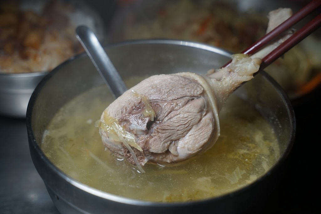 【梧州街觀光夜市美食推薦】傳統小吃多選擇 美味必點好吃鹹菜鴨/手切滷肉飯 梧州街夜市鹹菜鴨