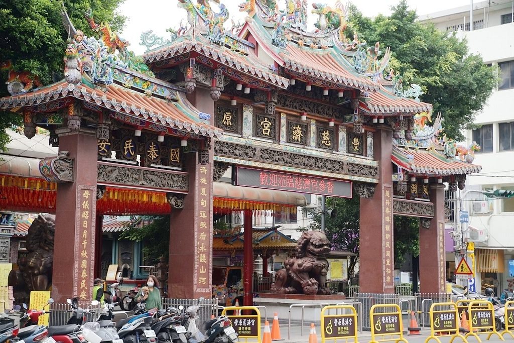 【台中豐原廟東夜市美食懶人包】豐原慈濟宮旁廟東小吃街 在地老店小吃人氣排隊美食