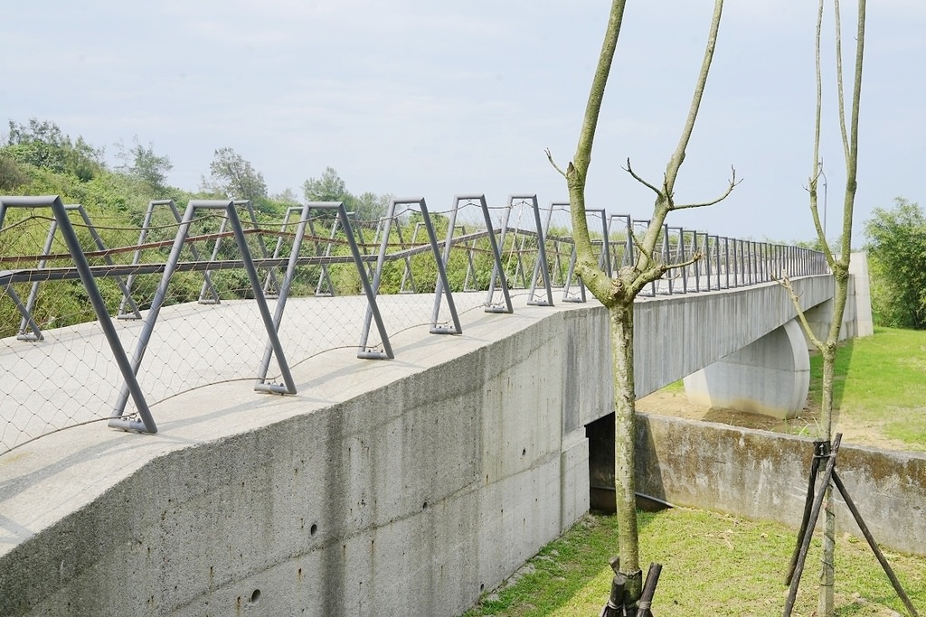 【金山萬里免費足湯推薦】免費停車超方便 騎鐵馬賞田園海景 大鵬足湯公園