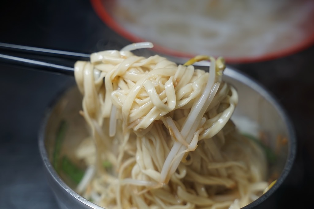 【基隆仁愛市場小吃推薦】基隆在地老字號美食 獨特必點美味小菜 阿惜仔古早味米粉湯