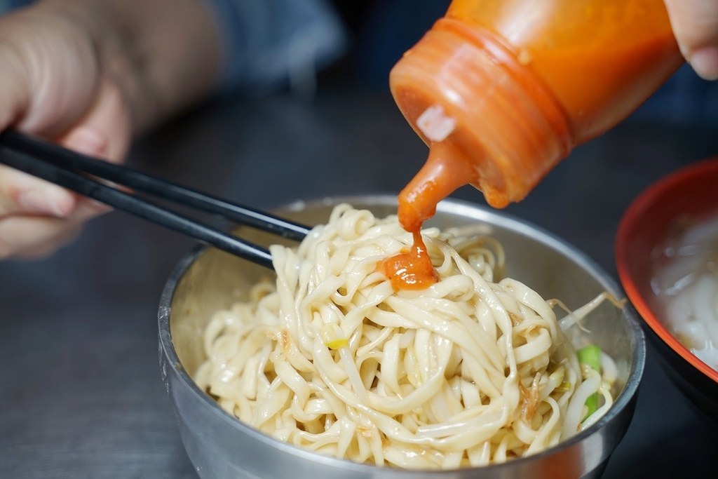 【基隆仁愛市場小吃推薦】基隆在地老字號美食 獨特必點美味小菜 阿惜仔古早味米粉湯