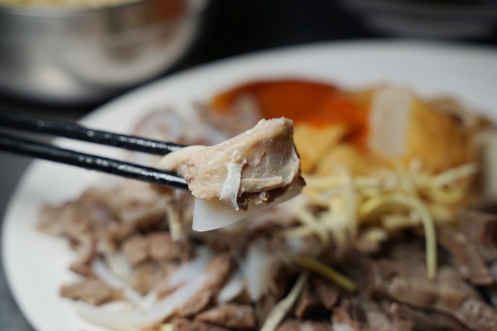 【基隆仁愛市場小吃推薦】基隆在地老字號美食 獨特必點美味小菜 阿惜仔古早味米粉湯