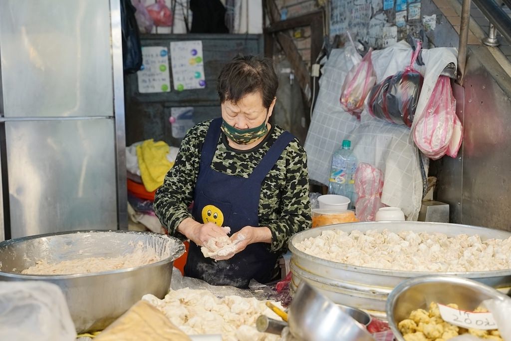 【基隆仁愛市場伴手禮推薦】基隆在地人氣老店 現炸天婦羅甜不辣 兩全天婦羅