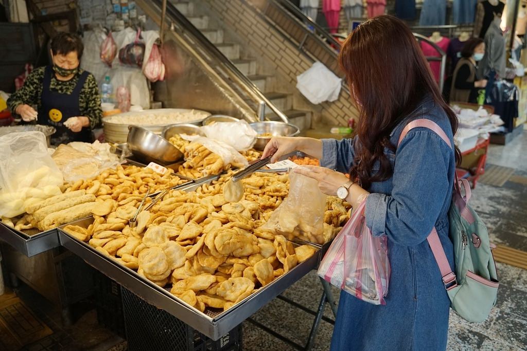 【基隆仁愛市場伴手禮推薦】基隆在地人氣老店 現炸天婦羅甜不辣 兩全天婦羅