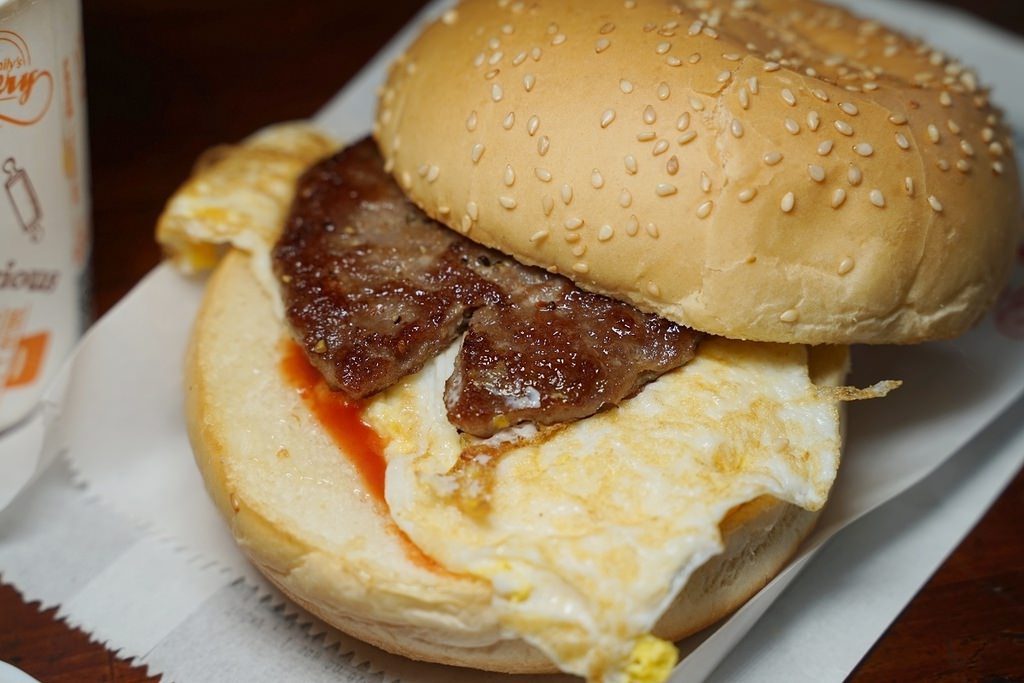【中壢高中早午餐推薦】現點現做宅家精緻套餐 美味必點鐵板麵 H宅早午餐咖啡