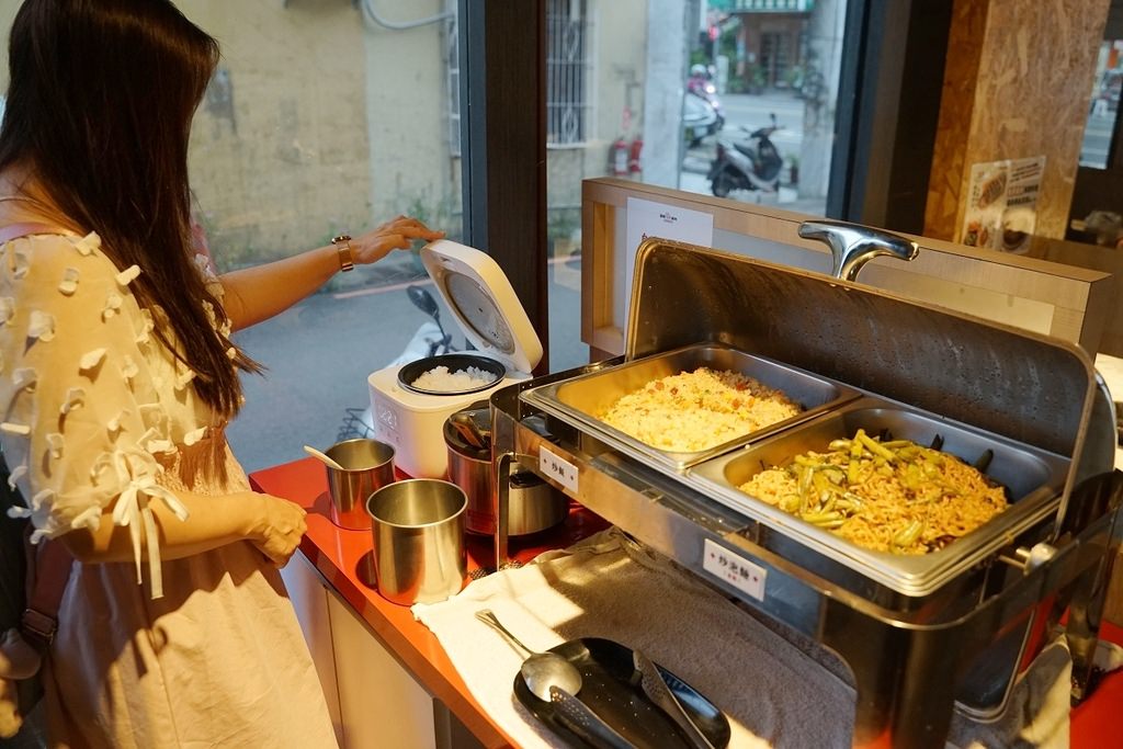 【台中霧峰火鍋餐廳推薦】自助蔬食無限量供應吃到飽 美味必點雙人經典牛豚雙塔套餐 築崎相撲鍋物霧峰殿