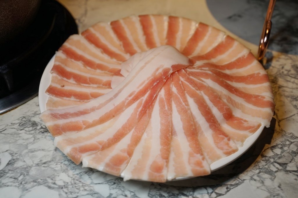 【台中霧峰火鍋餐廳推薦】自助蔬食無限量供應吃到飽 美味必點雙人經典牛豚雙塔套餐 築崎相撲鍋物霧峰殿