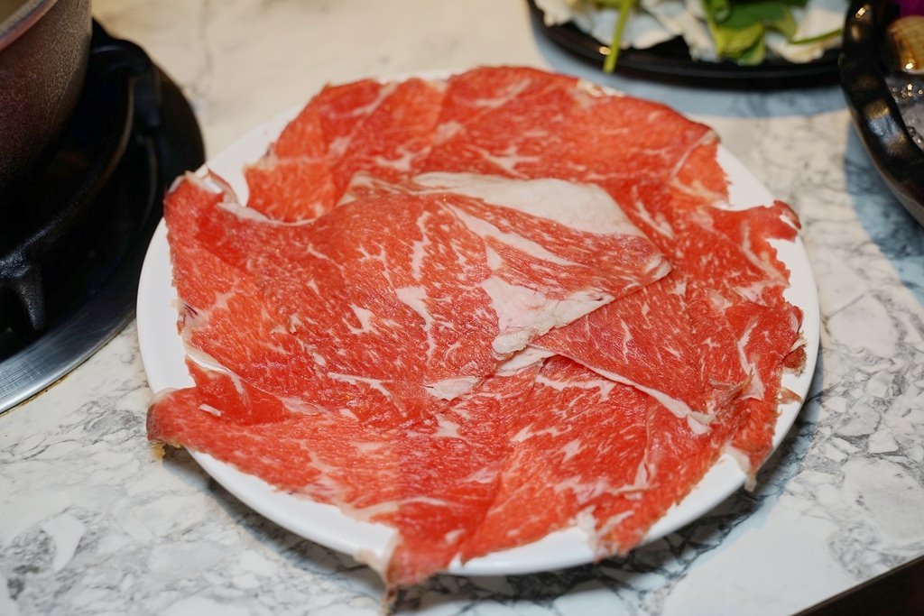 【台中霧峰火鍋餐廳推薦】自助蔬食無限量供應吃到飽 美味必點雙人經典牛豚雙塔套餐 築崎相撲鍋物霧峰殿