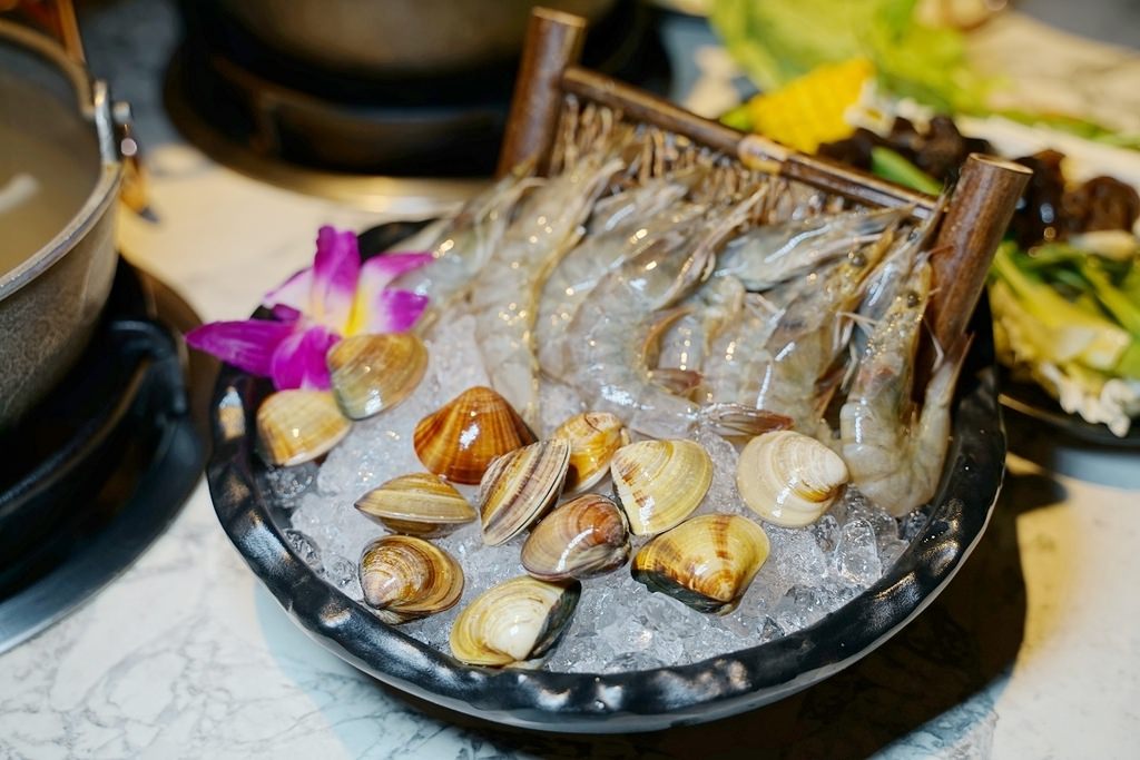 【台中霧峰火鍋餐廳推薦】自助蔬食無限量供應吃到飽 美味必點雙人經典牛豚雙塔套餐 築崎相撲鍋物霧峰殿