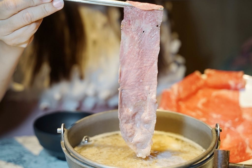 【台中霧峰火鍋餐廳推薦】自助蔬食無限量供應吃到飽 美味必點雙人經典牛豚雙塔套餐 築崎相撲鍋物霧峰殿