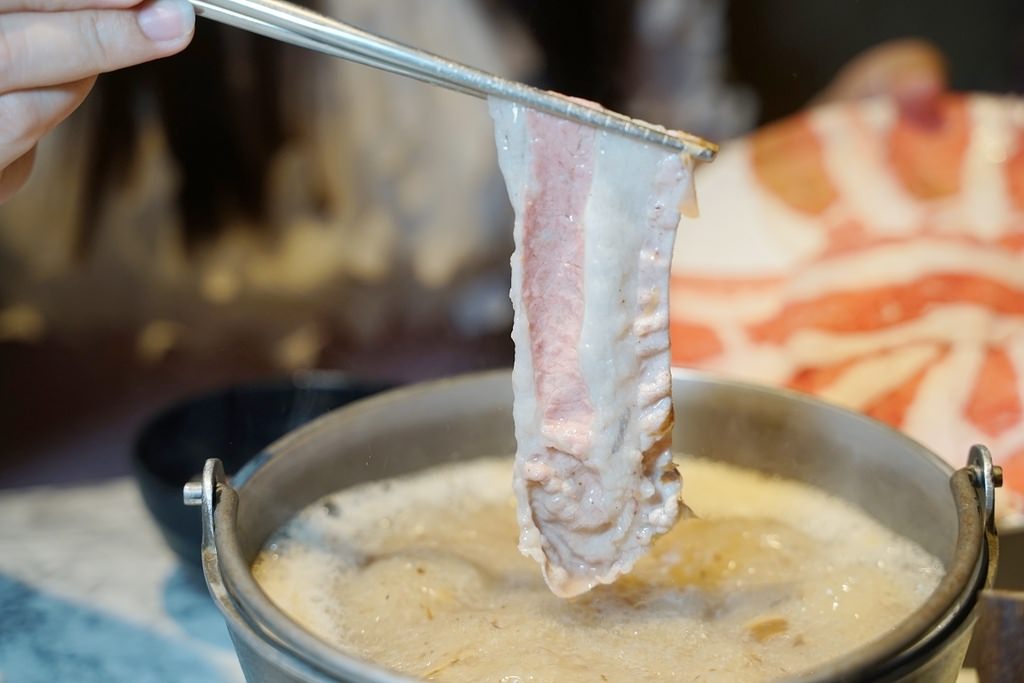 【台中霧峰火鍋餐廳推薦】自助蔬食無限量供應吃到飽 美味必點雙人經典牛豚雙塔套餐 築崎相撲鍋物霧峰殿