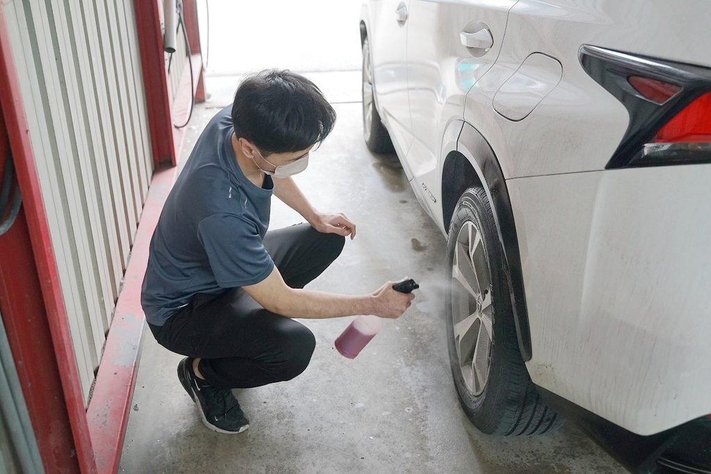 【竹北洗車打蠟推薦】豪華手工洗車+頂級棕櫚蠟 新竹第一間JOWUA特斯拉實體配件專賣店 洗來登竹北汽車美容中心