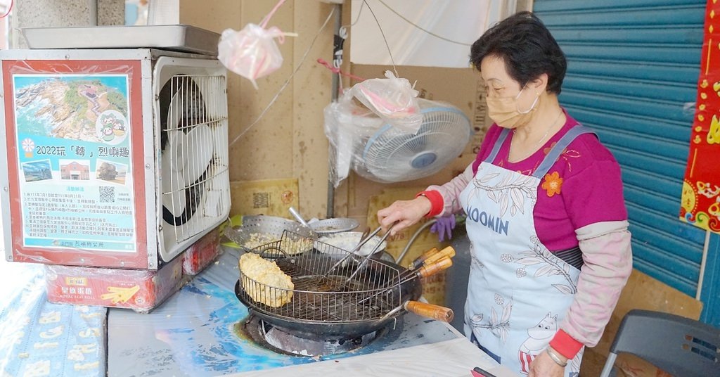 【小金門小吃推薦】小金門西方社區隱藏版美食 餡料豐富口感酥脆 蔡媽媽蚵嗲