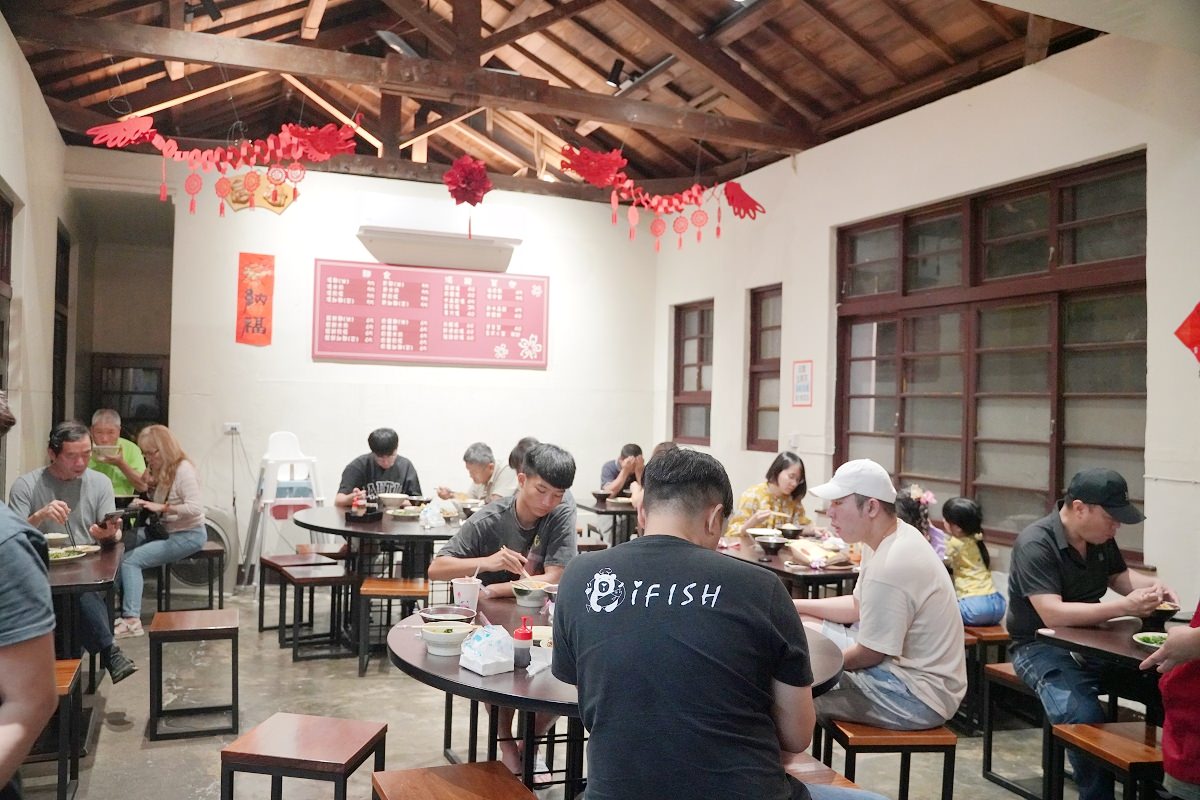 【新竹關西麵食館推薦】關西老鎮長巴洛克式風格洋房 關西最美麵店 一銀麵 - 第4張圖