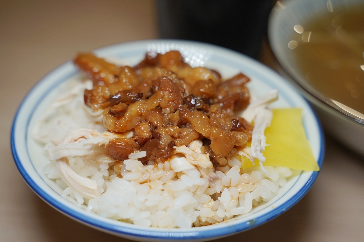 【阿芳魯肉飯內壢店】內壢滷肉飯推薦 創立於1998年 美味必點方塊魯肉飯/炸肉飯/阿芳肉羹 - 第5張圖 【阿芳魯肉飯內壢店】內壢滷肉飯推薦 創立於1998年 美味必點方塊魯肉飯/炸肉飯/阿芳肉羹