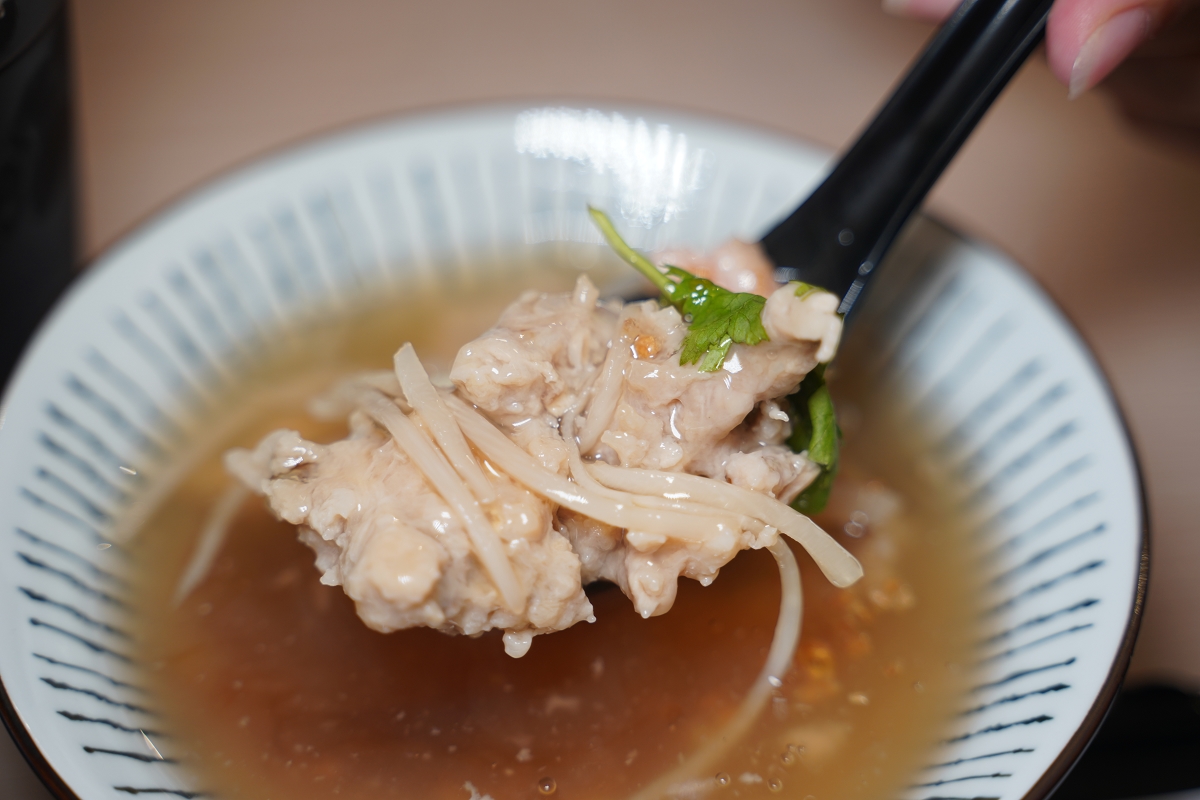 【阿芳魯肉飯內壢店】內壢滷肉飯推薦 創立於1998年 美味必點方塊魯肉飯/炸肉飯/阿芳肉羹 - 第7張圖 【阿芳魯肉飯內壢店】內壢滷肉飯推薦 創立於1998年 美味必點方塊魯肉飯/炸肉飯/阿芳肉羹