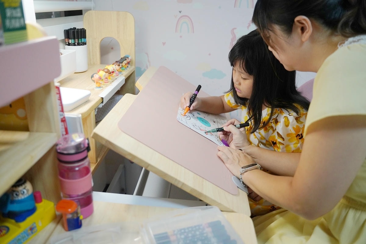 【兒童成長桌椅開箱心得】成長天地生活館可升降兒童成長桌全實木桌面 兒童專屬成長椅舒適不悶熱 - 第18張圖