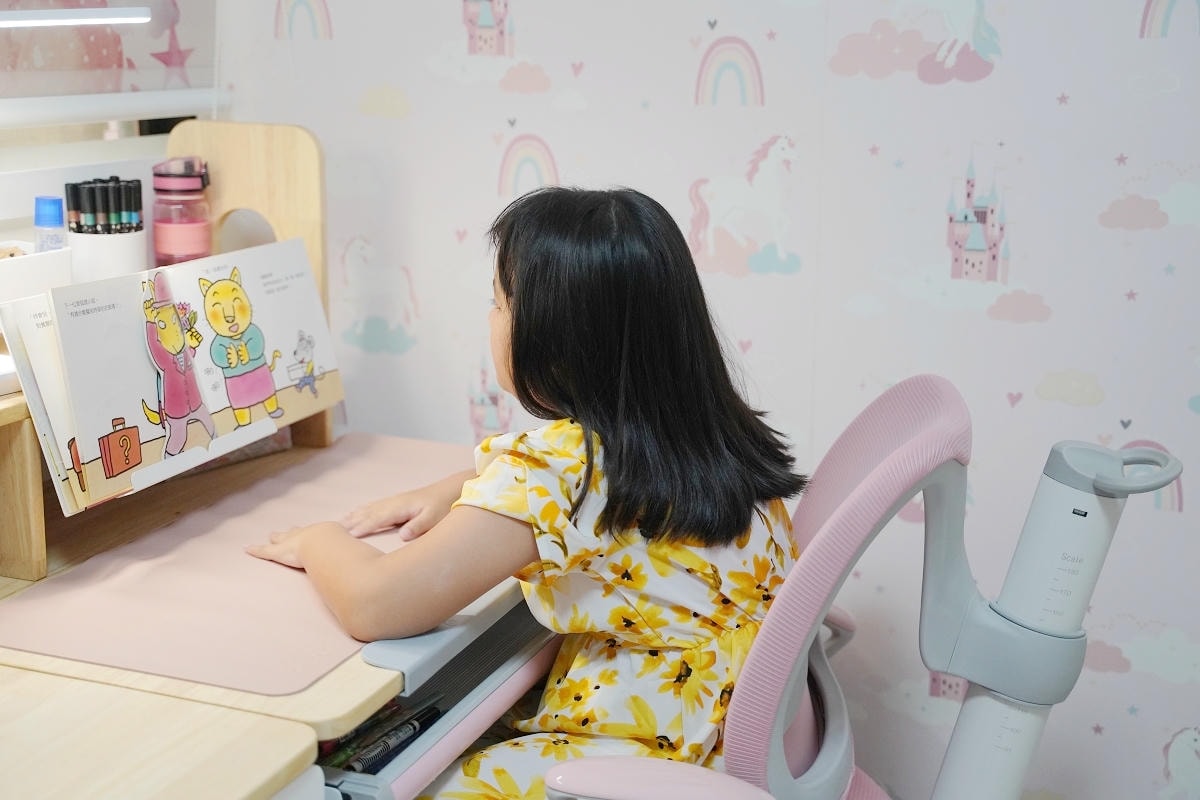 【兒童成長桌椅開箱心得】成長天地生活館可升降兒童成長桌全實木桌面 兒童專屬成長椅舒適不悶熱 - 第19張圖