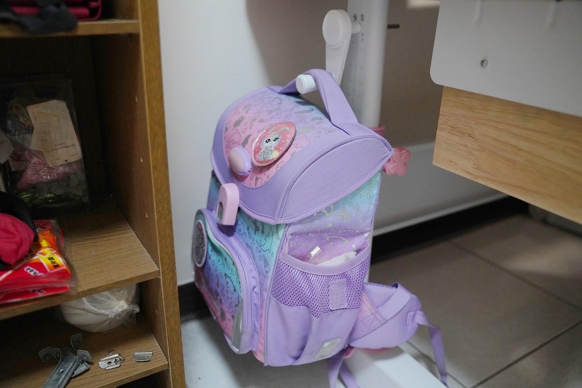 【兒童成長桌椅開箱心得】成長天地生活館可升降兒童成長桌全實木桌面 兒童專屬成長椅舒適不悶熱 - 第21張圖