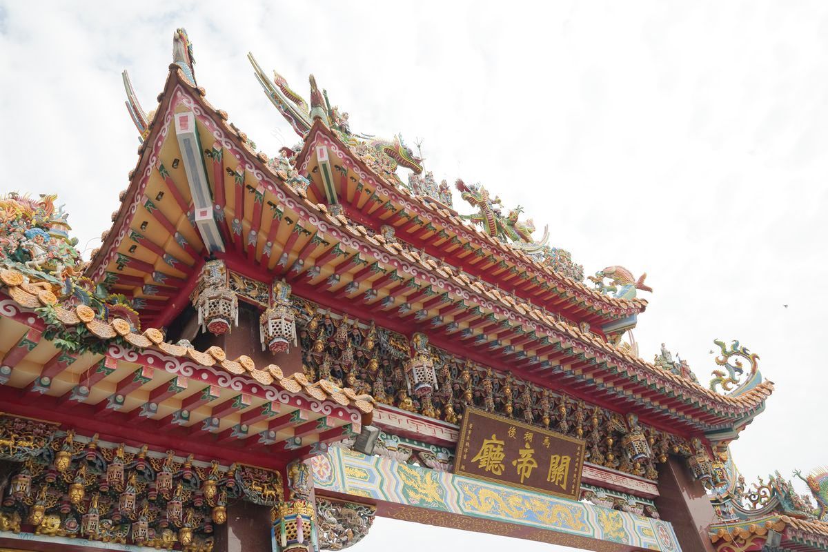 【白河馬稠後關帝廳】創始於1661年清朝順治年間 主祀關聖帝君香火鼎盛 台南白河草店景點 - 第3張圖
