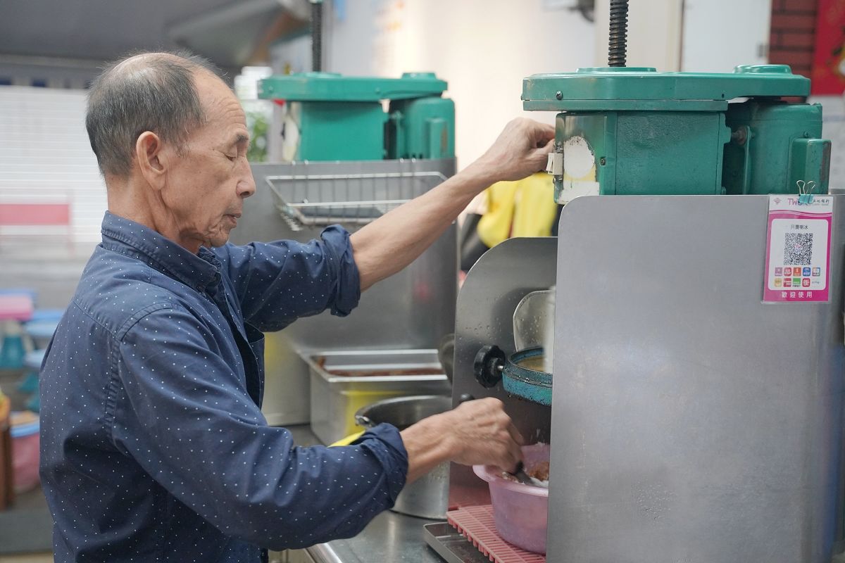 【阿賽喇冰】南方澳南天宮金媽祖廟旁超人氣剉冰店 創立於1923年百年冰店 招牌三花冰必點 - 第4張圖