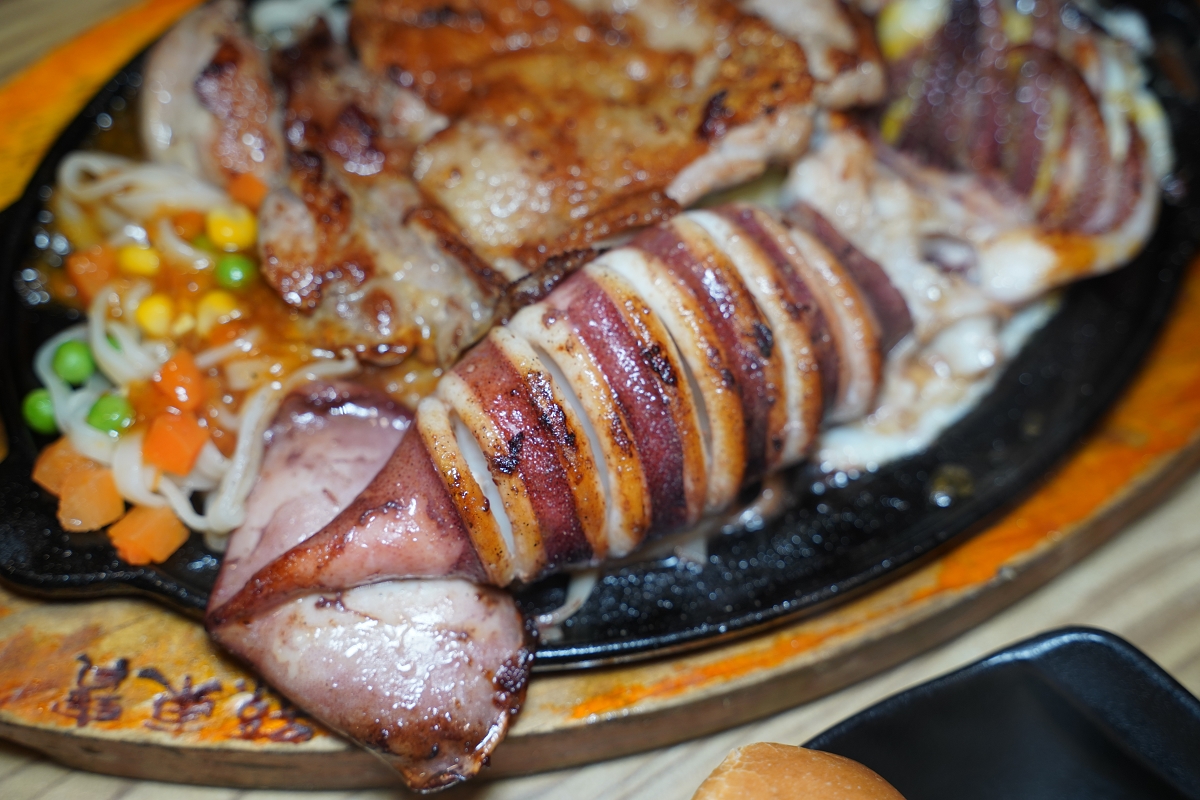 【孫東寶台式牛排教父桃園中山店】桃園市政府美食推薦 貴族30週年指定聯名餐送爽爽吃貨吊飾 - 第20張圖