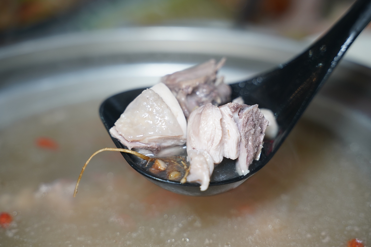 【七里香甕仔雞日月潭店】南投埔里美食餐廳推薦 鄰近桃米生態村/Cona’s妮娜巧克力城堡 - 第13張圖