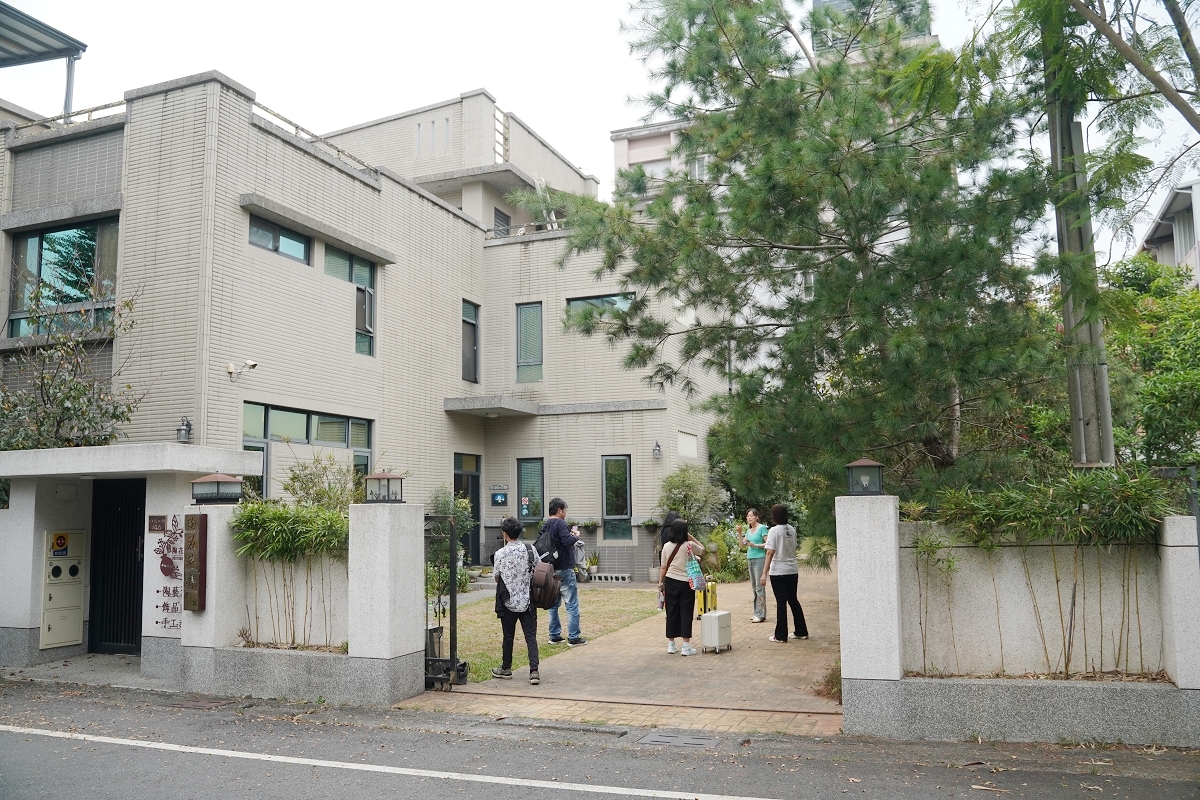 【陶花巷弄民宿】南投集集民宿推薦 南投好客好食民宿 營養師早餐好吃美味 陶與花的藝術祕境 - 第1張圖