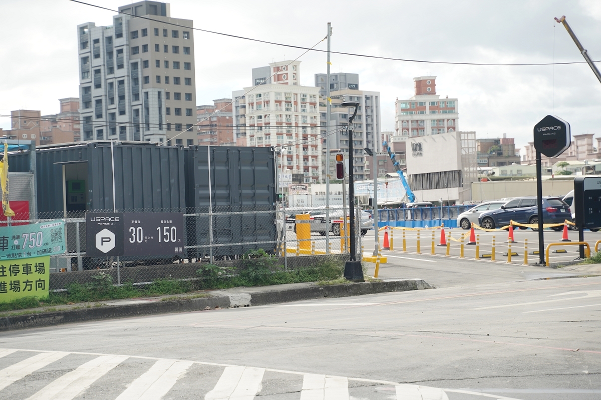 【羽葉麻辣火鍋三重火鍋吃到飽推薦】和牛海鮮 哈根達斯迷你杯/雪糕無限量供應 超大千坪停車場 - 第4張圖