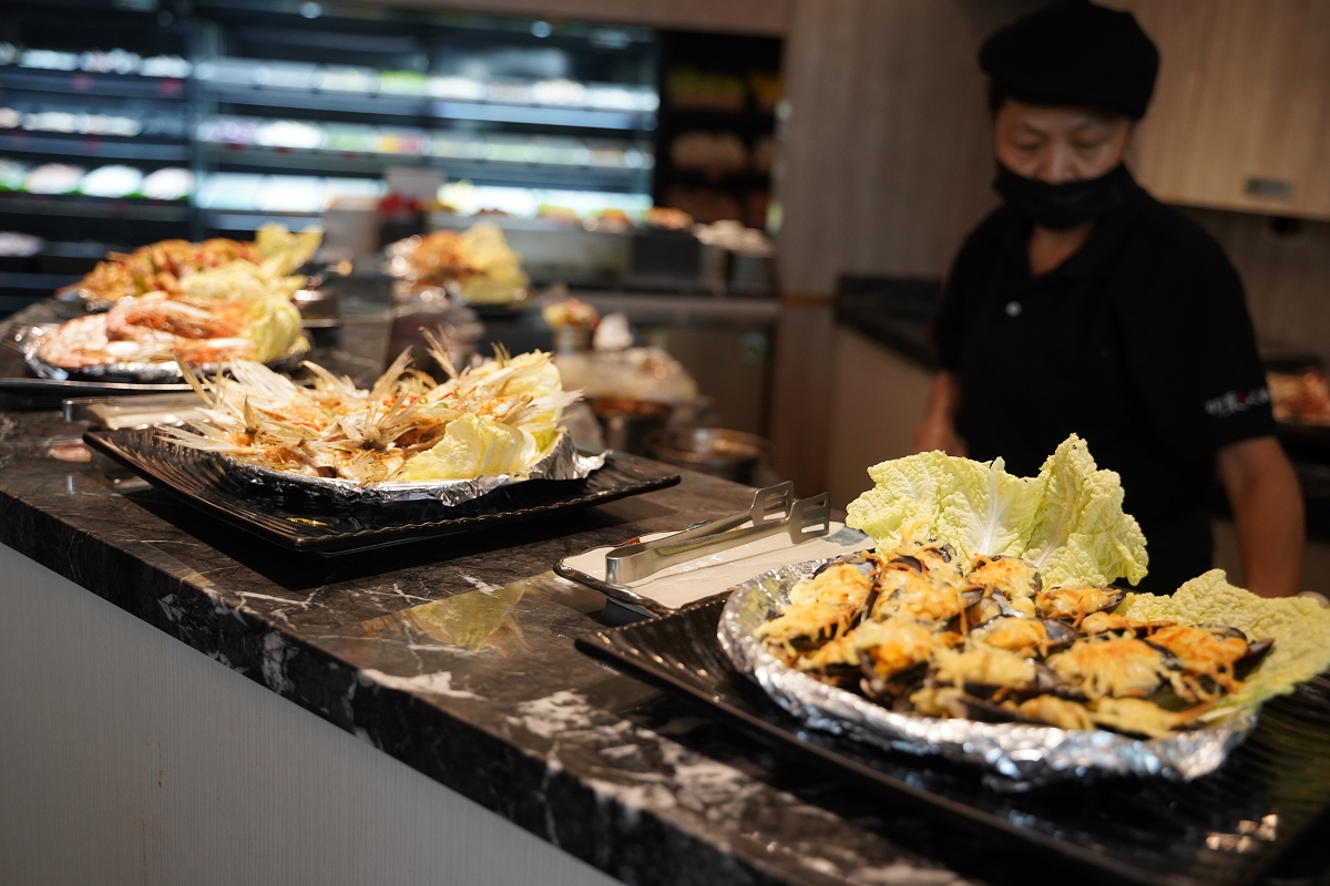 【羽葉麻辣火鍋三重火鍋吃到飽推薦】和牛海鮮 哈根達斯迷你杯/雪糕無限量供應 超大千坪停車場 - 第33張圖