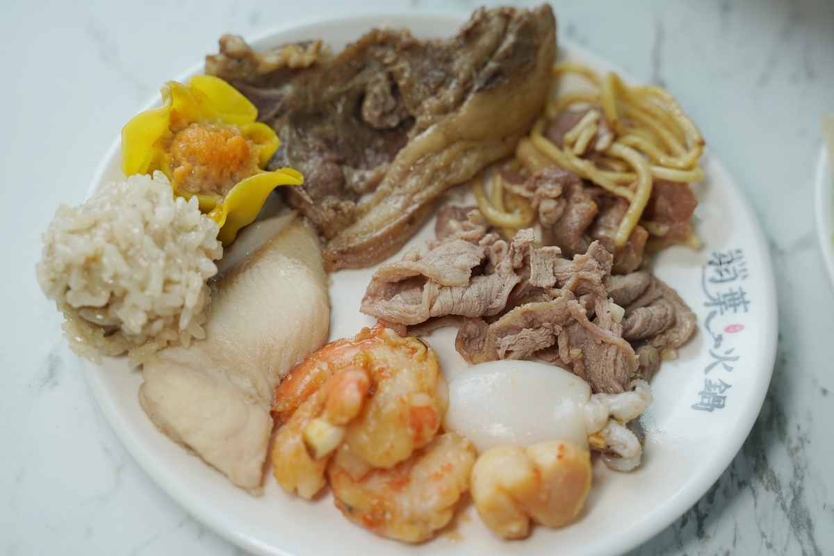 【羽葉麻辣火鍋三重火鍋吃到飽推薦】和牛海鮮 哈根達斯迷你杯/雪糕無限量供應 超大千坪停車場 - 第62張圖