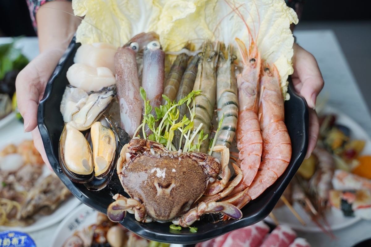 【羽葉麻辣火鍋三重火鍋吃到飽推薦】和牛海鮮 哈根達斯迷你杯/雪糕無限量供應 超大千坪停車場 - 第67張圖