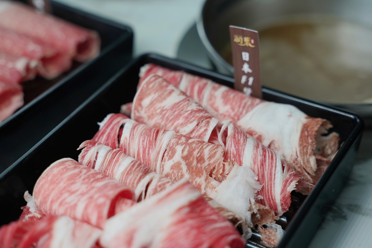 【羽葉麻辣火鍋三重火鍋吃到飽推薦】和牛海鮮 哈根達斯迷你杯/雪糕無限量供應 超大千坪停車場 - 第73張圖