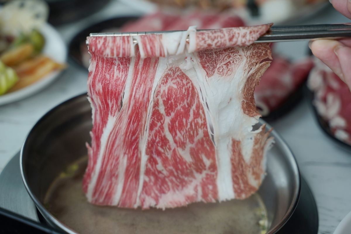 【羽葉麻辣火鍋三重火鍋吃到飽推薦】和牛海鮮 哈根達斯迷你杯/雪糕無限量供應 超大千坪停車場 - 第74張圖