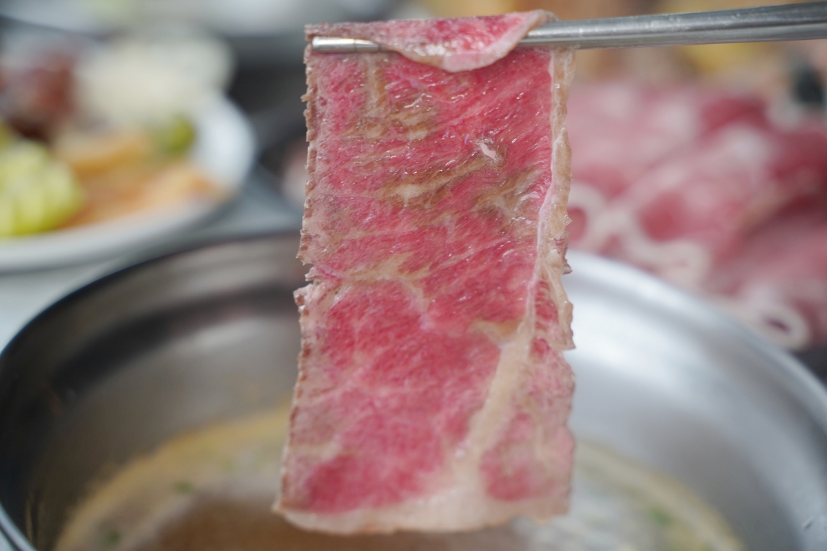 【羽葉麻辣火鍋三重火鍋吃到飽推薦】和牛海鮮 哈根達斯迷你杯/雪糕無限量供應 超大千坪停車場 - 第75張圖