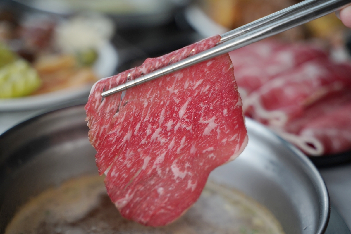 【羽葉麻辣火鍋三重火鍋吃到飽推薦】和牛海鮮 哈根達斯迷你杯/雪糕無限量供應 超大千坪停車場 - 第76張圖