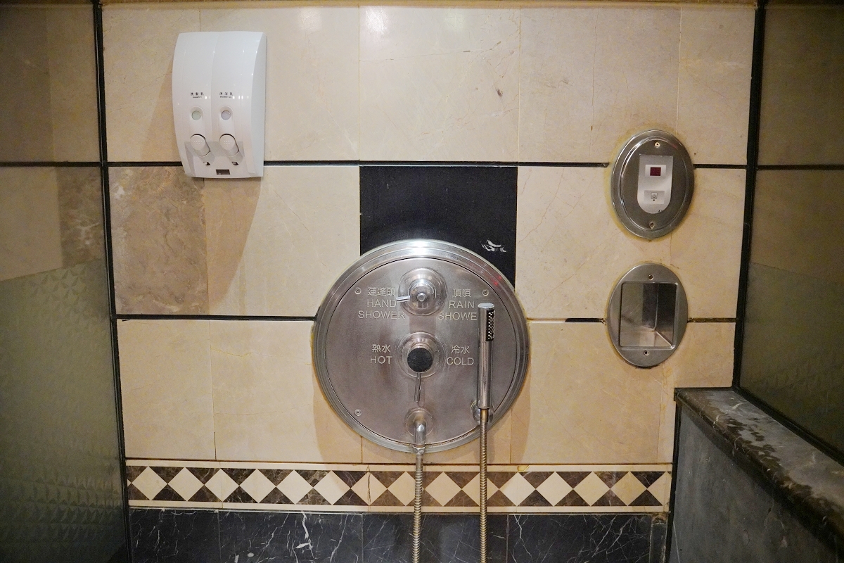 【七星國際汽車旅館】內壢汽車旅館推薦 2000坪數十間精品客房 大型氣泡按摩浴缸頂級SPA - 第13張圖