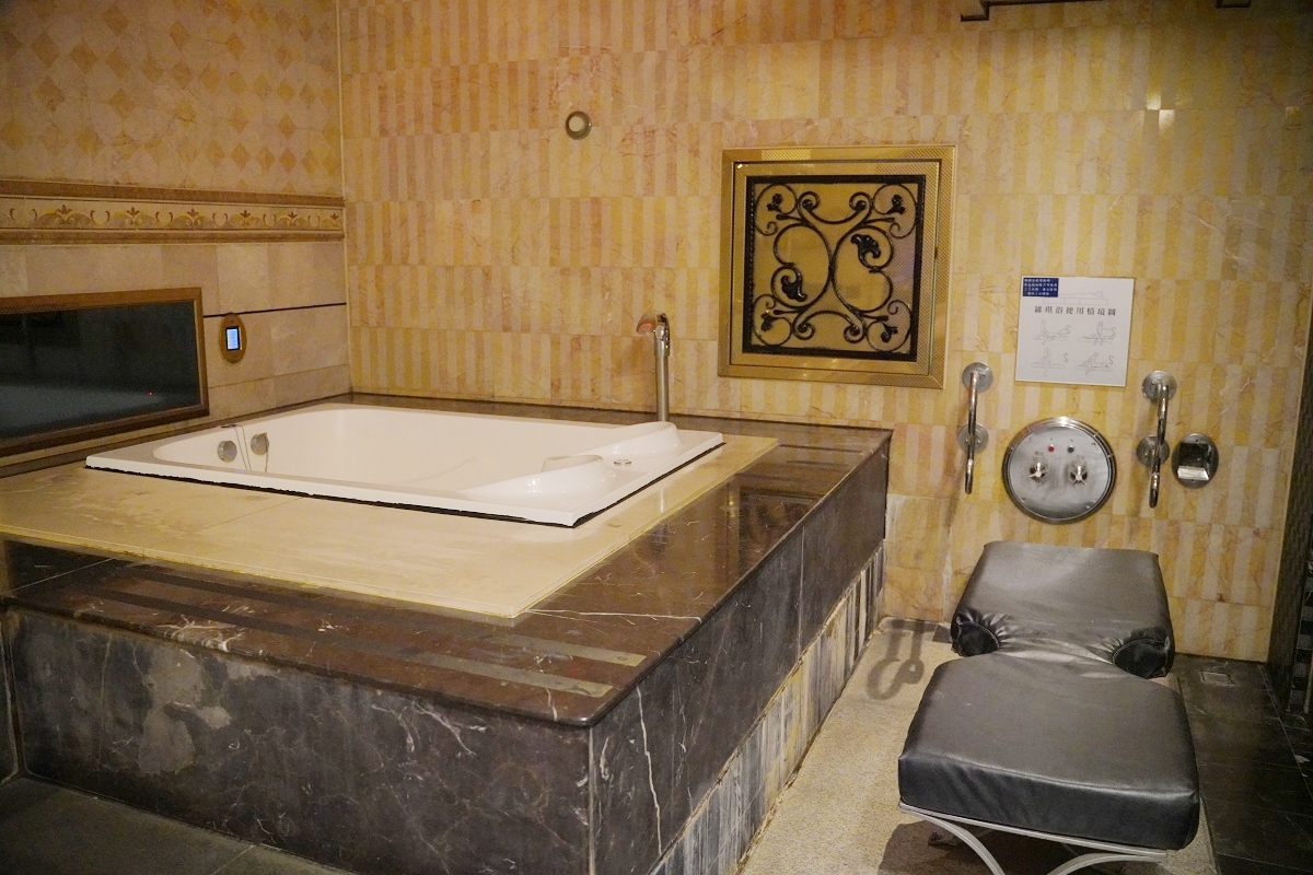 【七星國際汽車旅館】內壢汽車旅館推薦 2000坪數十間精品客房 大型氣泡按摩浴缸頂級SPA - 第15張圖