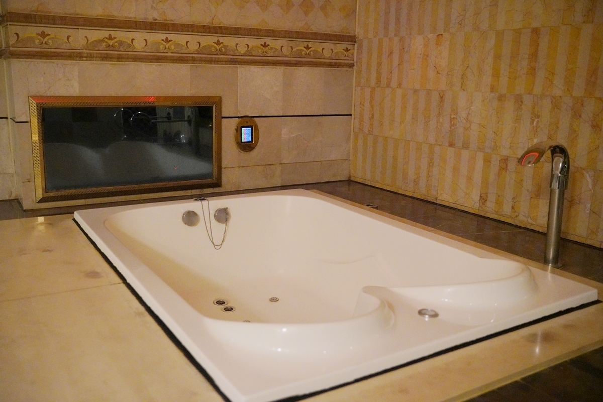 【七星國際汽車旅館】內壢汽車旅館推薦 2000坪數十間精品客房 大型氣泡按摩浴缸頂級SPA - 第17張圖