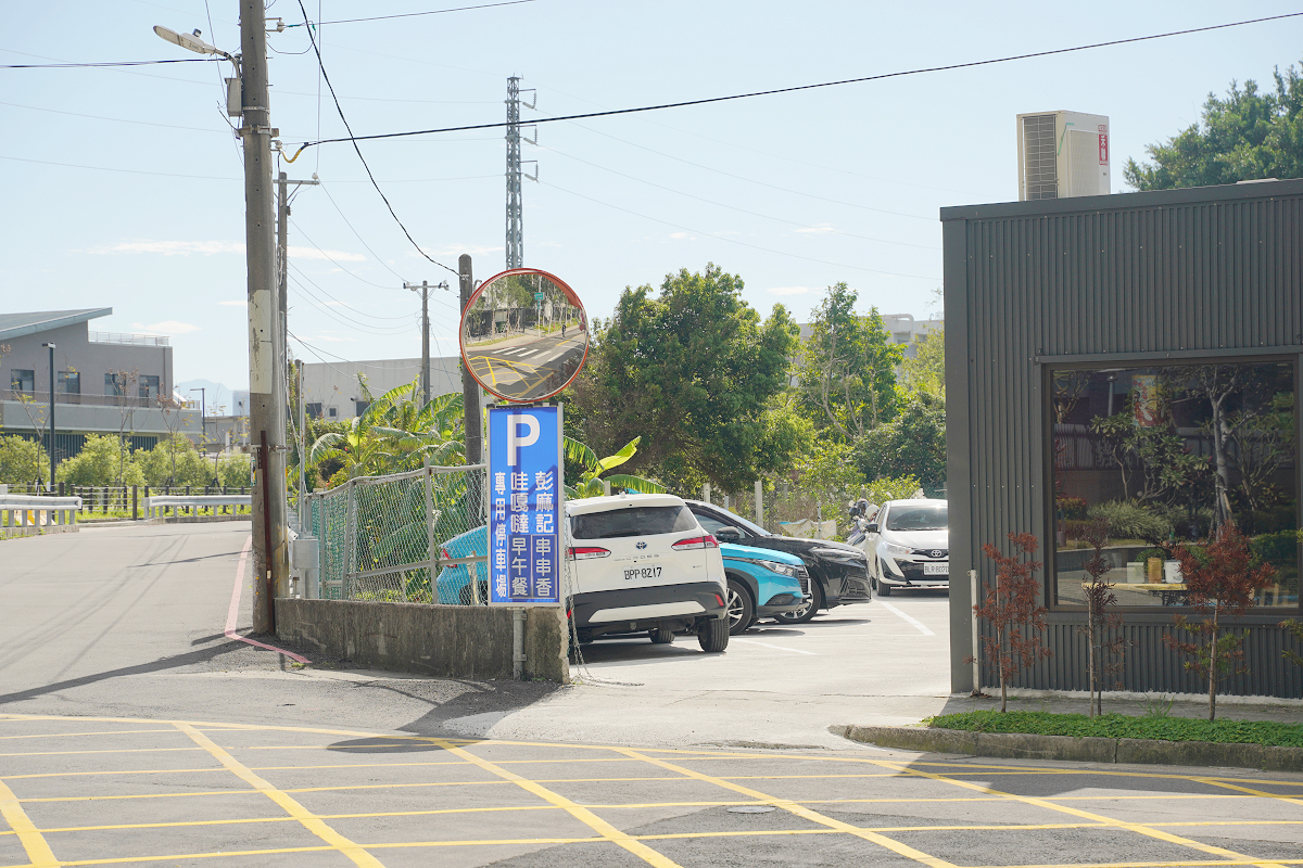 【哇嘎噠WAGADA咖啡早午餐】青埔網美早午餐 可愛貓掌挑高雙層用餐空間 免費專用停車場 - 第3張圖