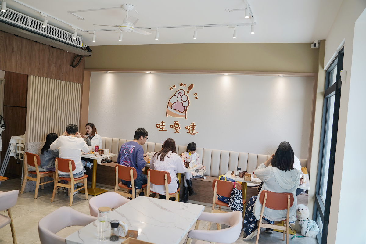 【哇嘎噠WAGADA咖啡早午餐】青埔網美早午餐 可愛貓掌挑高雙層用餐空間 免費專用停車場 - 第6張圖