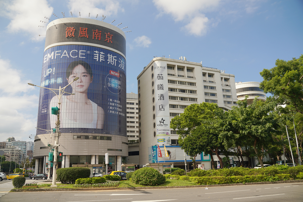 【麟聚粵式私房料理】台北米其林餐廳推薦 粵式私廚招牌玻璃脆皮小乳鴨必吃 台北小巨蛋美食餐廳